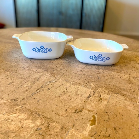 2 Vintage Corning Ware Blue Cornflower Dishes  P-1 1/2-B and P-1-B - No lids - Picture 1 of 11